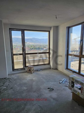1 quarto Kiutchuk Parij, Plovdiv