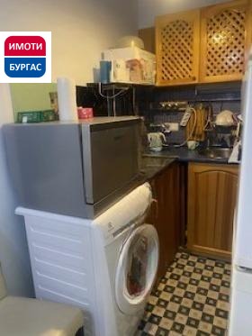 Продава 2-СТАЕН, гр. Бургас, Зорница, снимка 4 - Апартаменти - 54380608