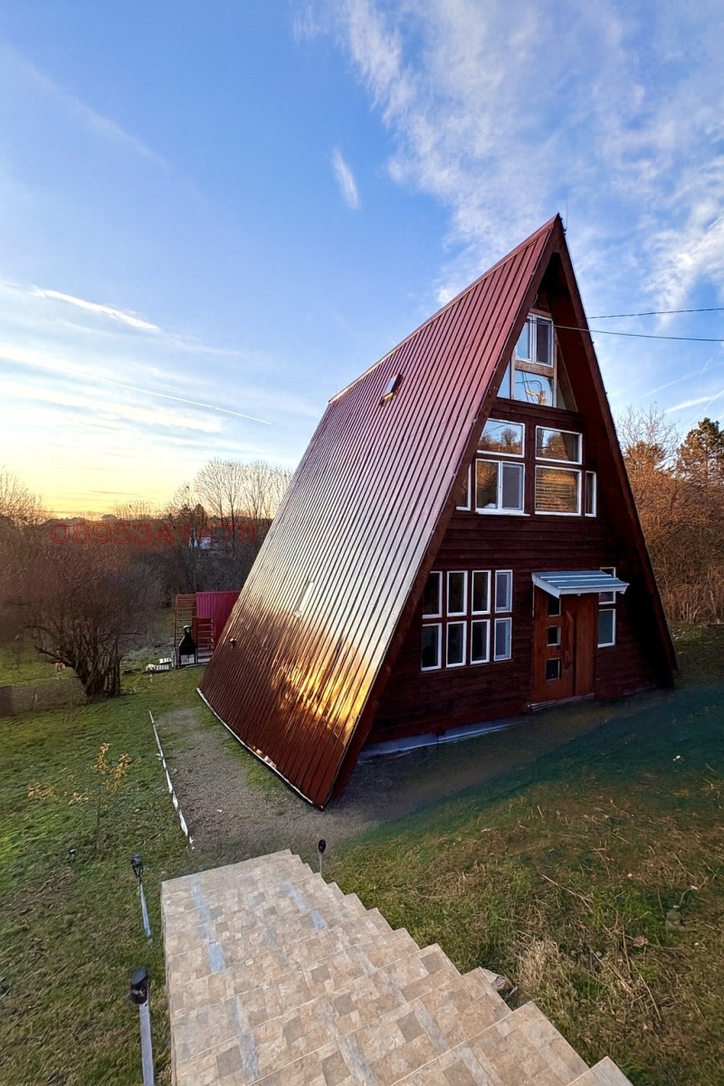 Продава КЪЩА, с. Расник, област Перник