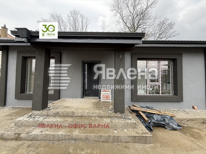 Продава КЪЩА, гр. Варна, м-т Ален мак