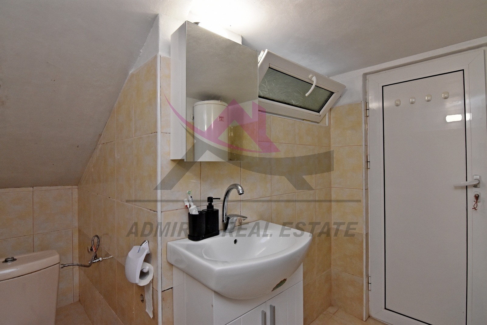 Продава КЪЩА, гр. Белослав, област Варна, снимка 8 - Къщи - 54760075
