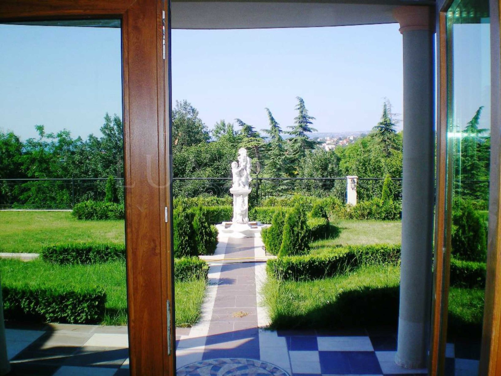 Продава ВИЛА, гр. Варна, к.к. Св.Св. Константин и Елена, снимка 14 - Вили - 53678222