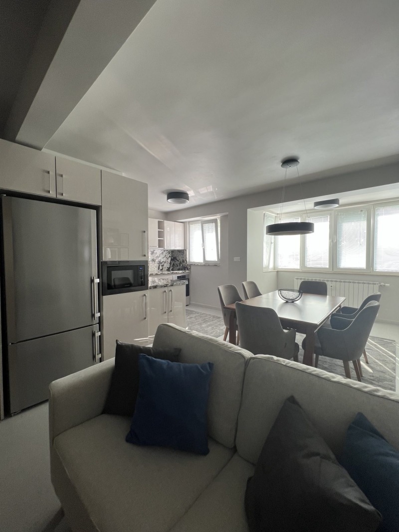 Продава  4-стаен, град Плевен, Идеален център •  247 000 EUR • ID 52046321 — holmes.bg - [1] 