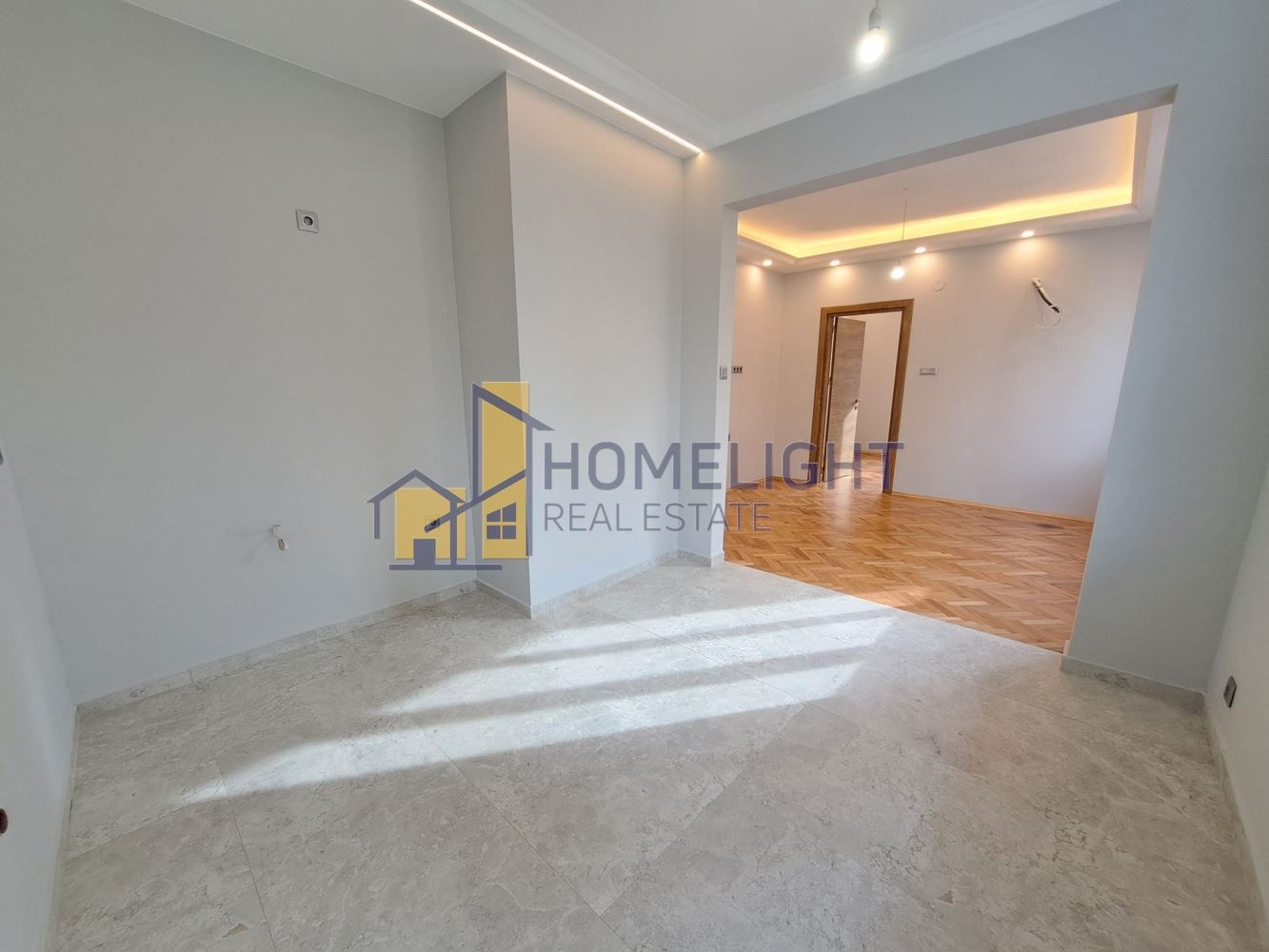 Продава 3-СТАЕН, гр. София, Център, снимка 2 - Апартаменти - 55315472