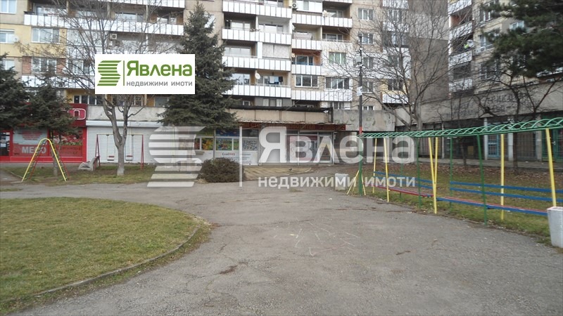Eladó  Üzlet Pernik , Iztok , 210 négyzetméter | 32075191