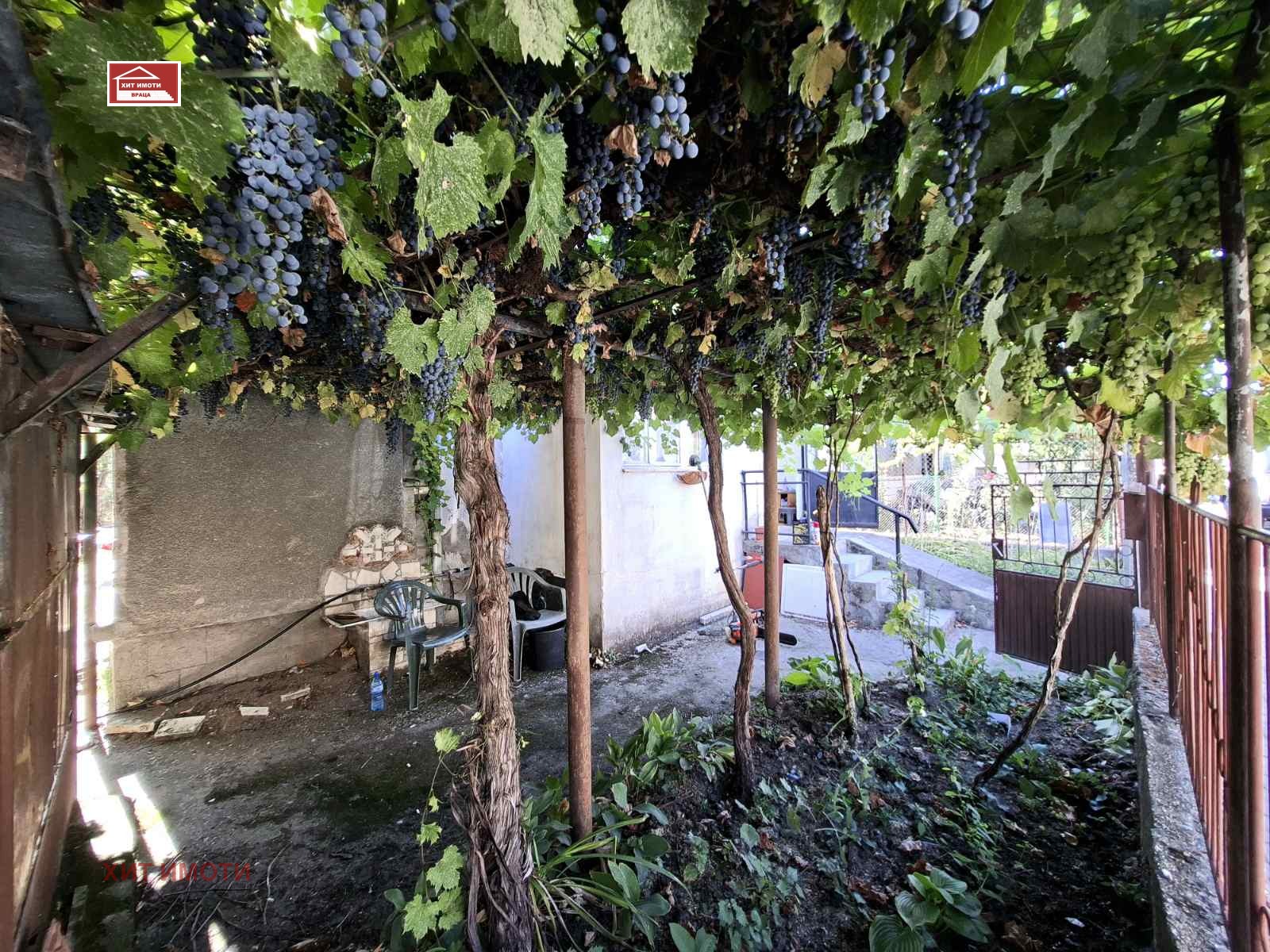 Продава КЪЩА, гр. Мездра, област Враца, снимка 2 - Къщи - 55751161