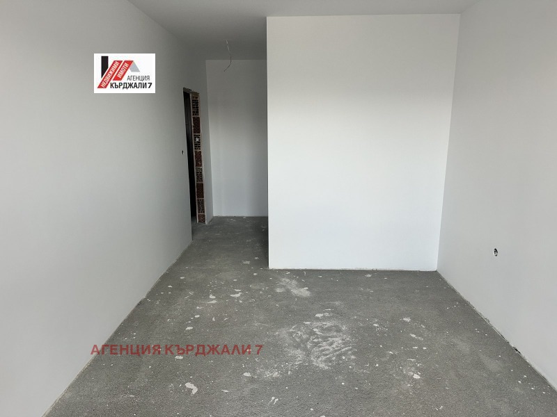 Продава 3-СТАЕН, гр. Кърджали, Център, снимка 3 - Апартаменти - 52690938