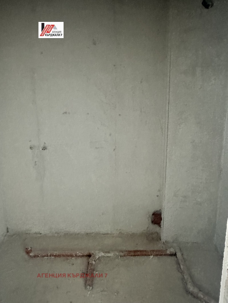 Продава 3-СТАЕН, гр. Кърджали, Център, снимка 8 - Апартаменти - 52690938