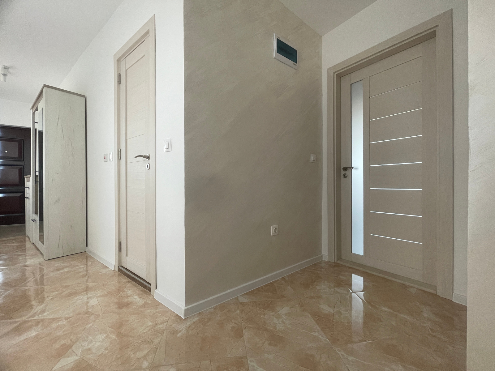 Продава  2-стаен град Варна , Завод Дружба , 84 кв.м | 14841629