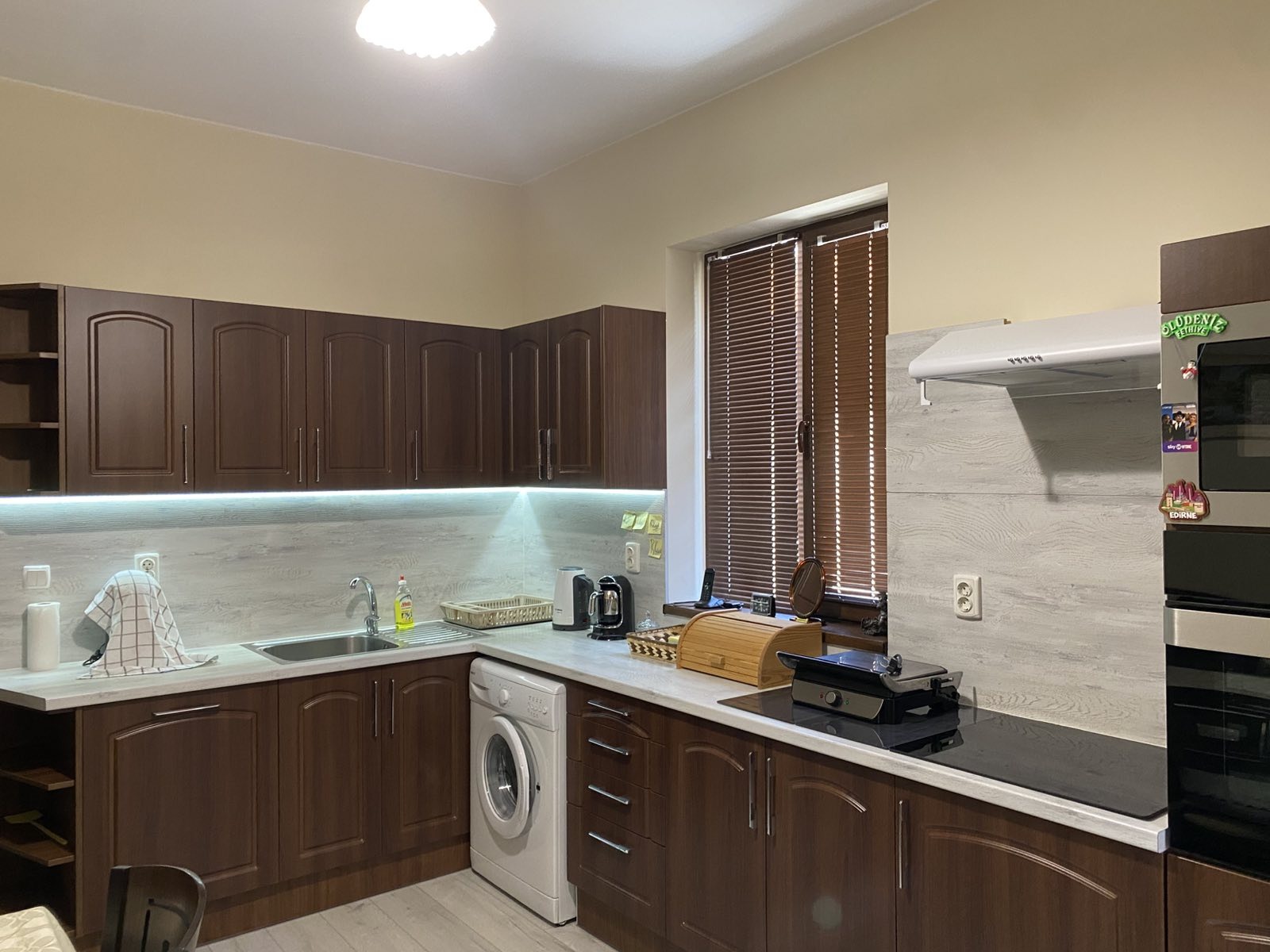 Продава 3-СТАЕН, гр. Карлово, област Пловдив, снимка 2 - Апартаменти - 51399669