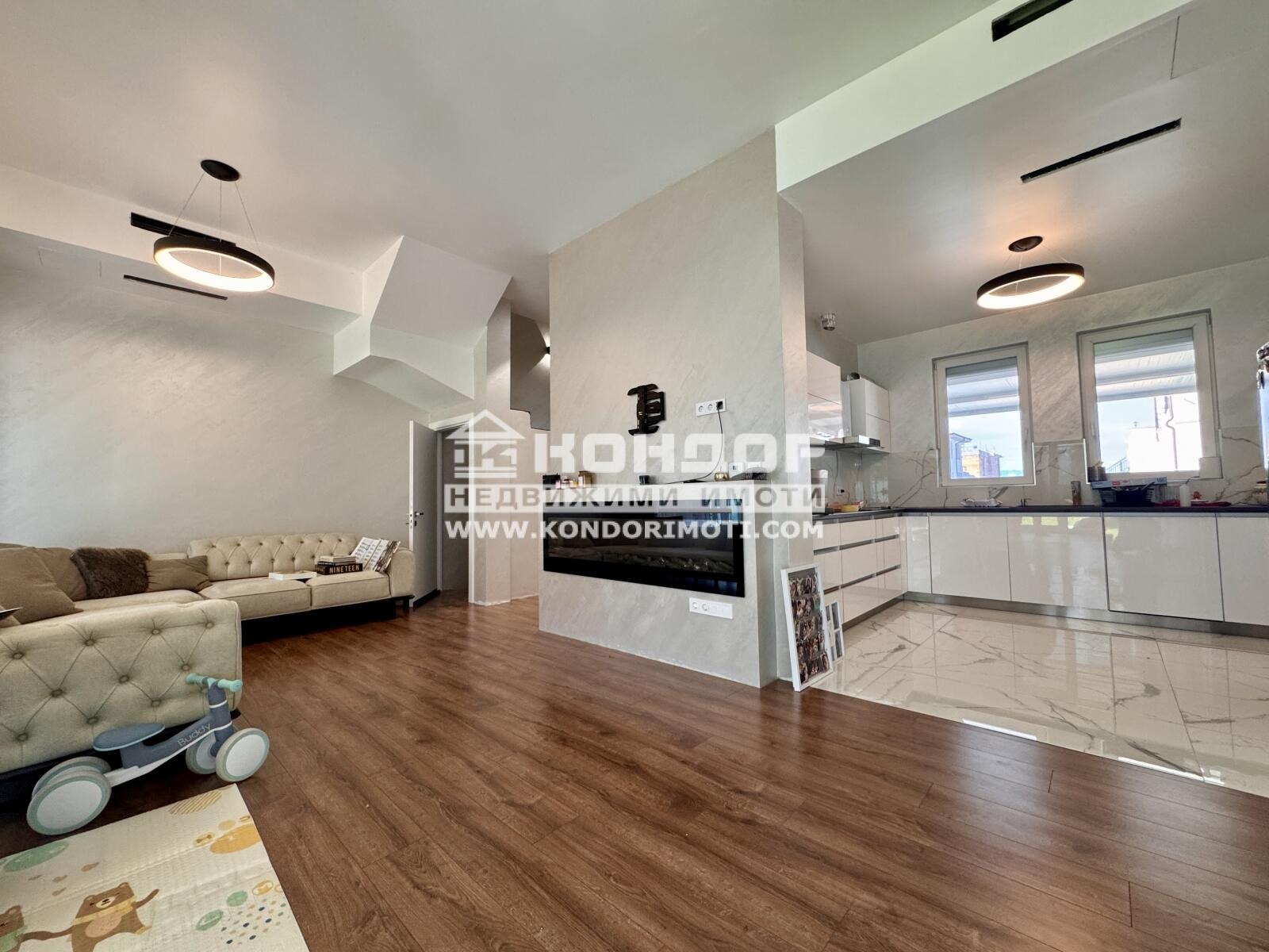 Продава МНОГОСТАЕН, гр. Пловдив, Западен, снимка 2 - Апартаменти - 54187648