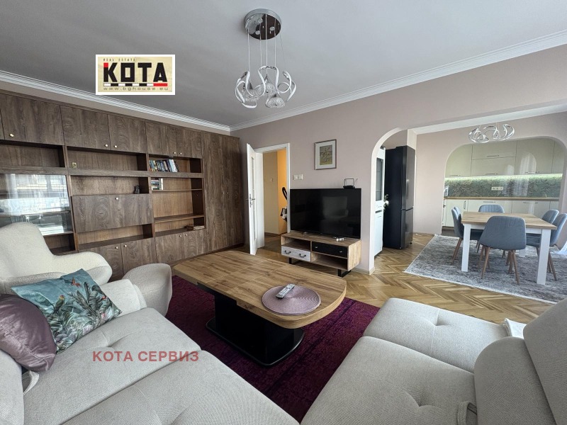 Продава  3-стаен град София , Център , 93 кв.м | 66559566