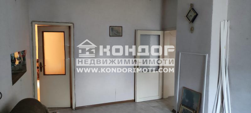 Продава ЕТАЖ ОТ КЪЩА, гр. Пловдив, Център, снимка 4 - Етаж от къща - 46895371