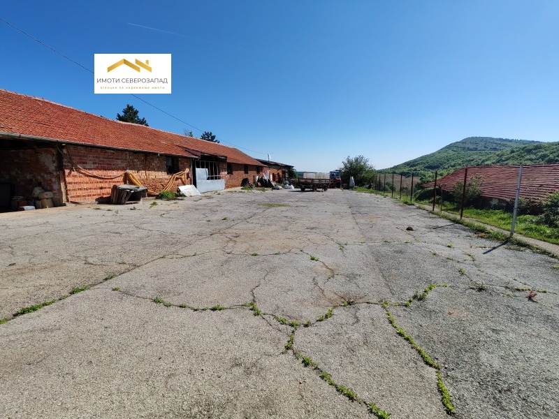 En venta  Almacenamiento región montana , Kamenna Riksa , 373 metros cuadrados | 44432082 - imagen [2]