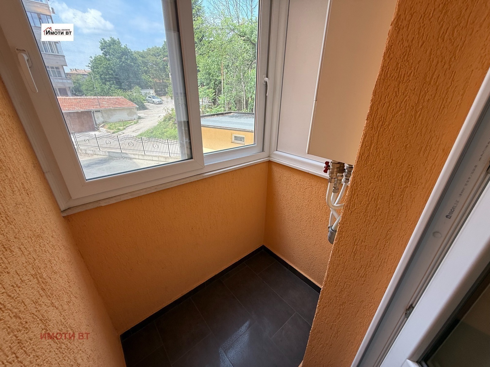 Продава 2-СТАЕН, гр. Велико Търново, Център, снимка 4 - Апартаменти - 54616259