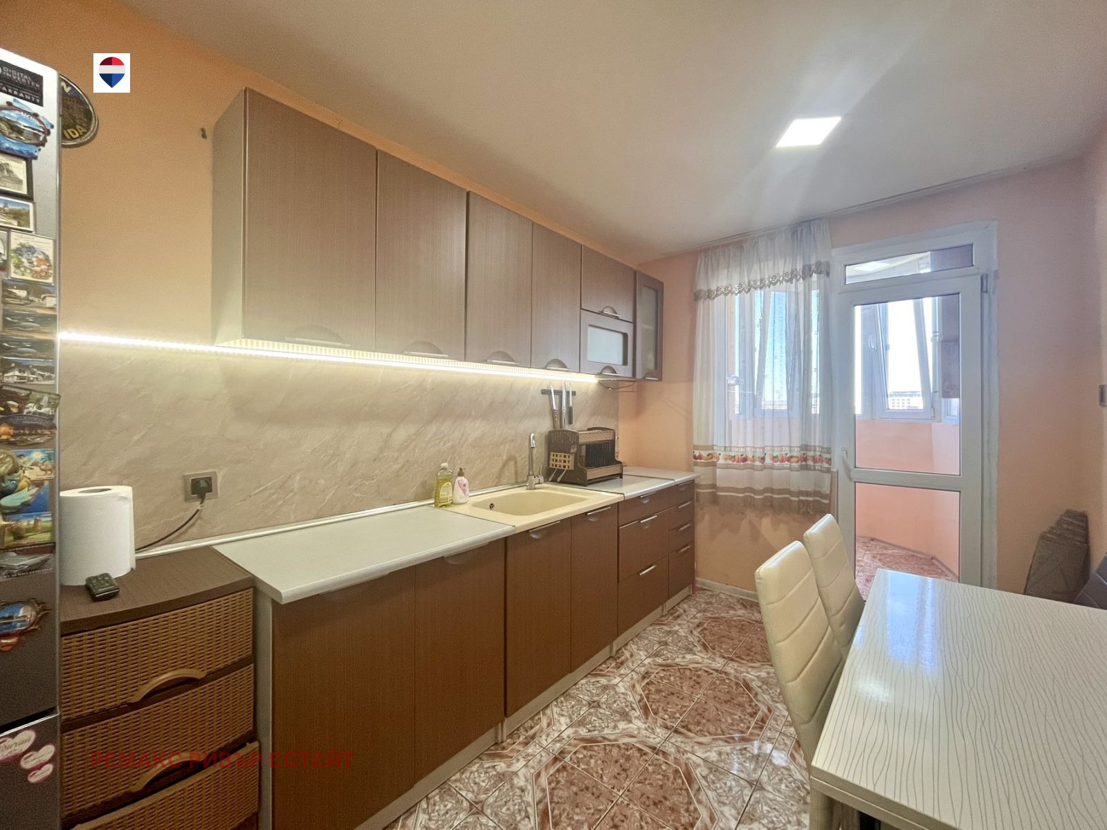 Продава 3-СТАЕН, гр. Русе, Родина 1