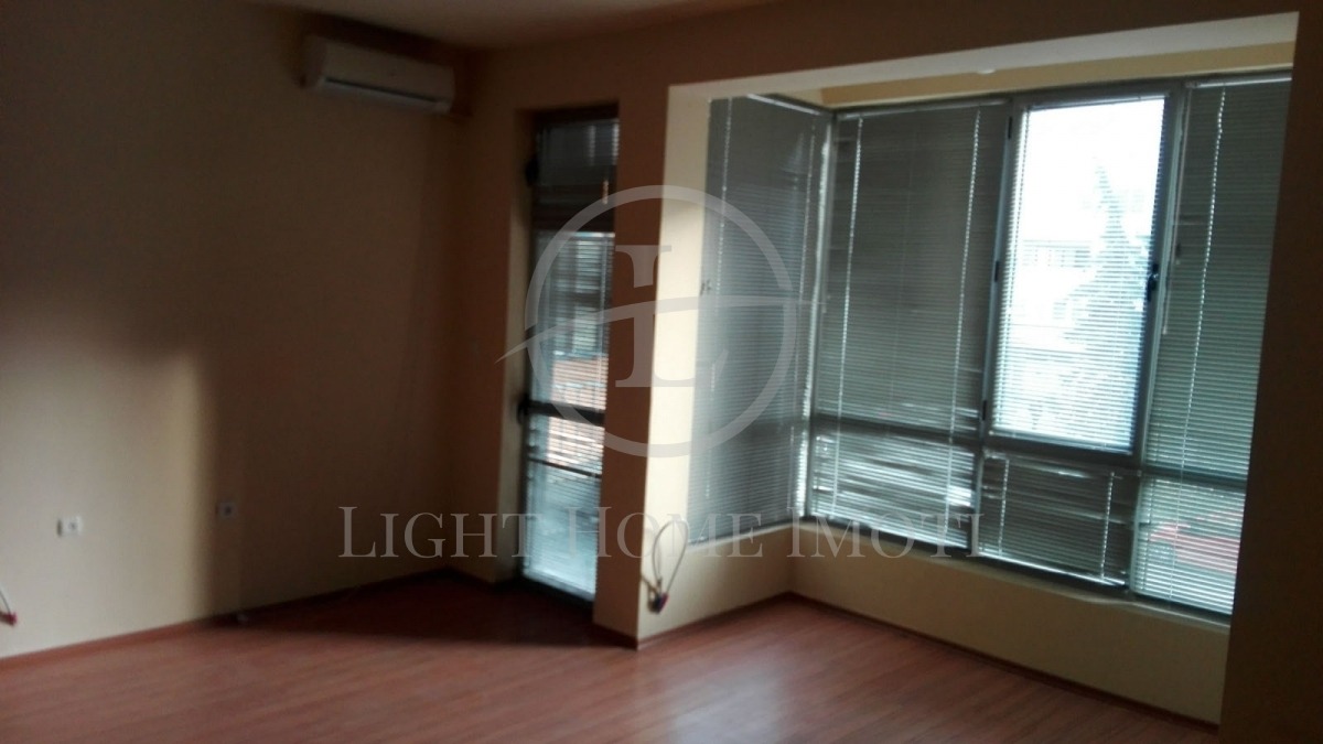 Продава ОФИС, гр. Пловдив, Тракия, снимка 2 - Офиси - 54569783