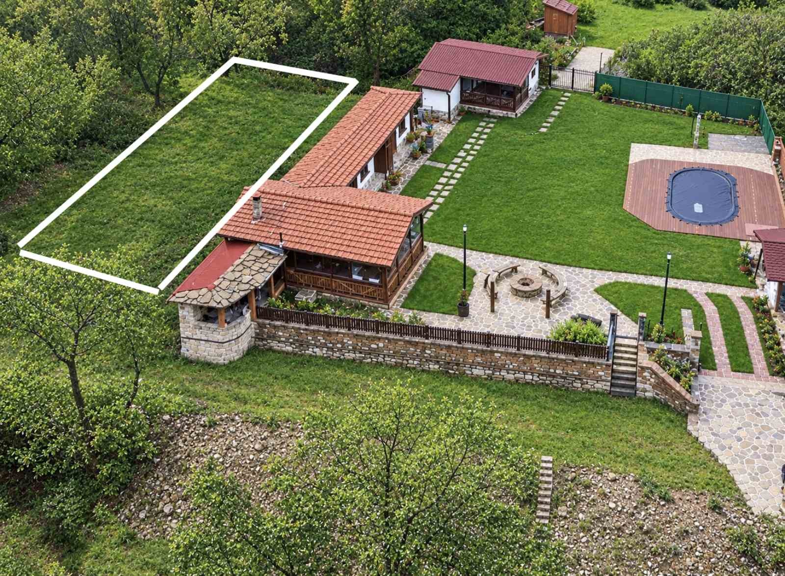 Продава ПАРЦЕЛ, с. Орешак, област Ловеч