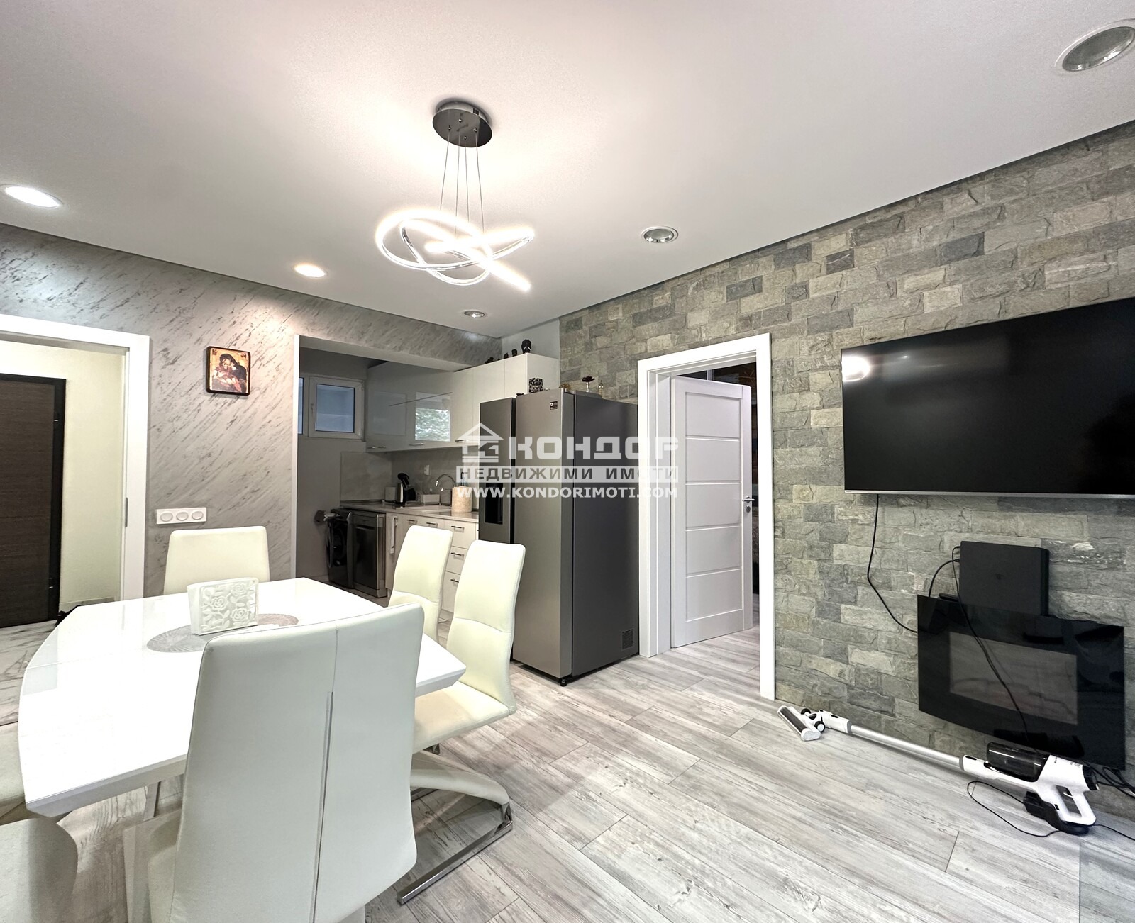 Продава 3-СТАЕН, гр. Пловдив, Кючук Париж, снимка 3 - Апартаменти - 54613375