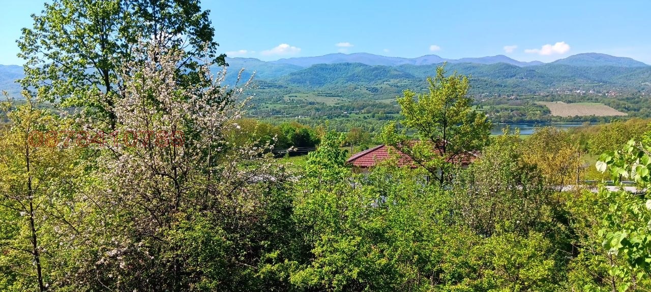 Продава ВИЛА, с. Голяма Желязна, област Ловеч