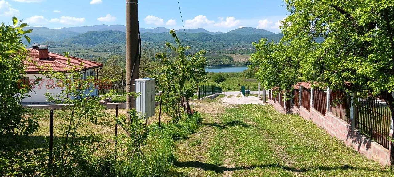 Продава ВИЛА, с. Голяма Желязна, област Ловеч, снимка 2 - Вили - 55222397
