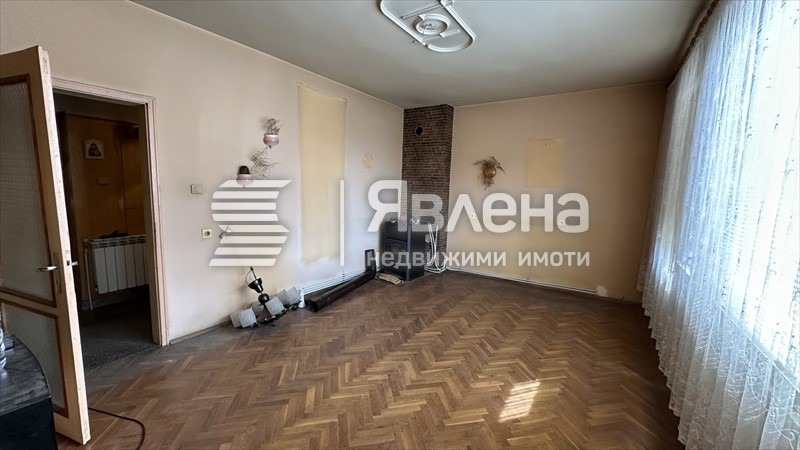 Продава ЕТАЖ ОТ КЪЩА, гр. Ботевград, област София област, снимка 4 - Етаж от къща - 54359367