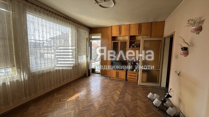 Продава ЕТАЖ ОТ КЪЩА, гр. Ботевград, област София област, снимка 11 - Етаж от къща - 54359367