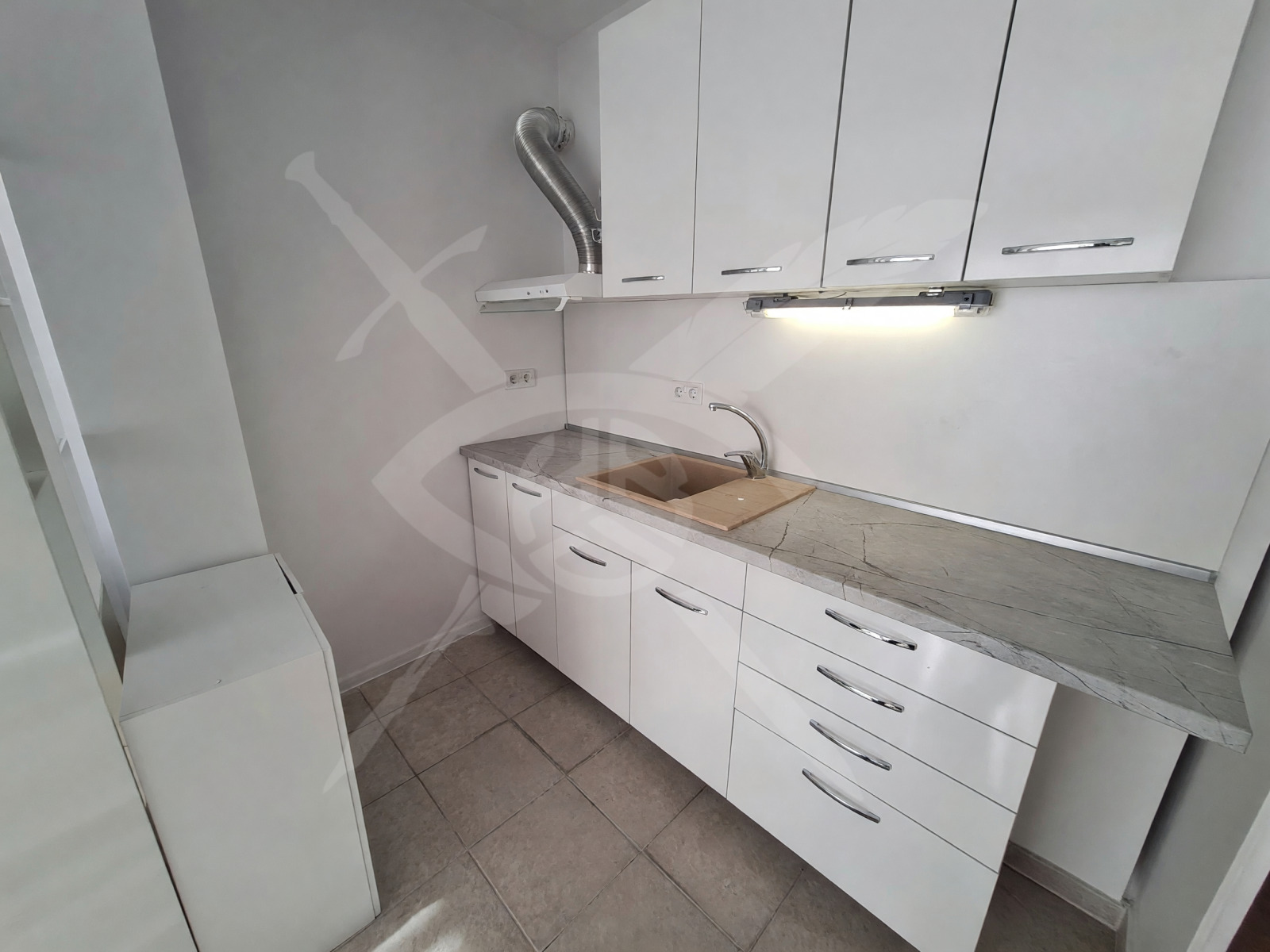 Продава 1-СТАЕН, гр. Бургас, Сарафово, снимка 2 - Апартаменти - 55981042