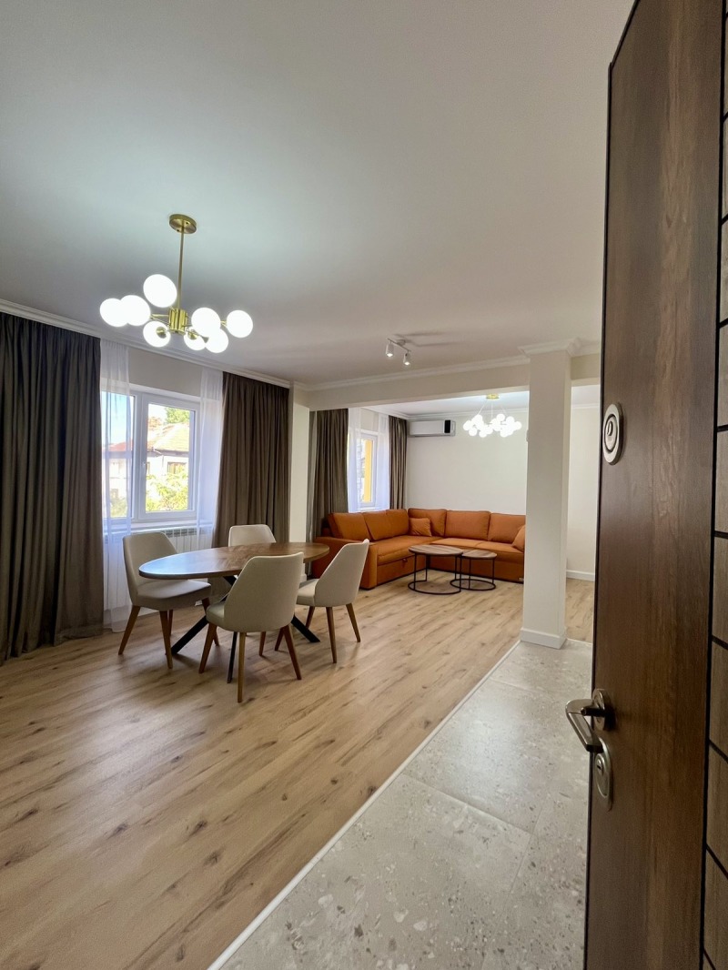 Продава 3-СТАЕН, град Русе, Център • 250000 € / 488957.50 лв. • 31833723 1