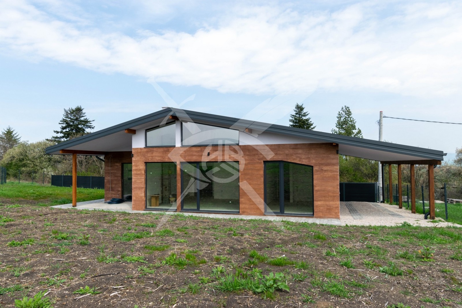 Продава КЪЩА, с. Хераково, област София област