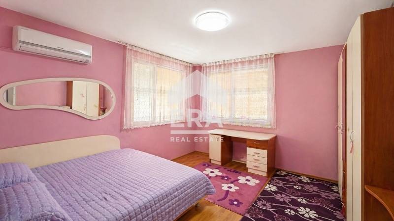 Продава ЕТАЖ ОТ КЪЩА, гр. Омуртаг, област Търговище, снимка 3 - Етаж от къща - 54340150