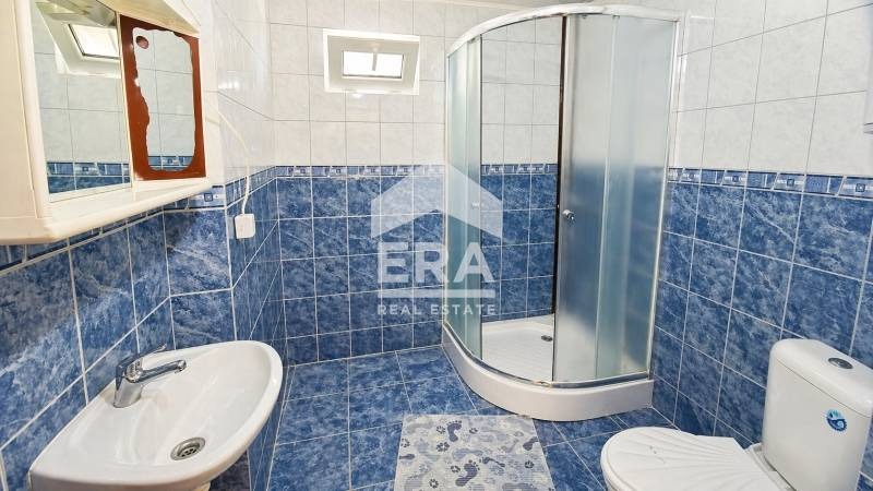 Продава ЕТАЖ ОТ КЪЩА, гр. Омуртаг, област Търговище, снимка 8 - Етаж от къща - 54340150