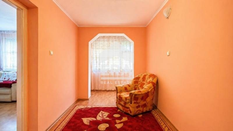 Продава ЕТАЖ ОТ КЪЩА, гр. Омуртаг, област Търговище, снимка 10 - Етаж от къща - 54340150