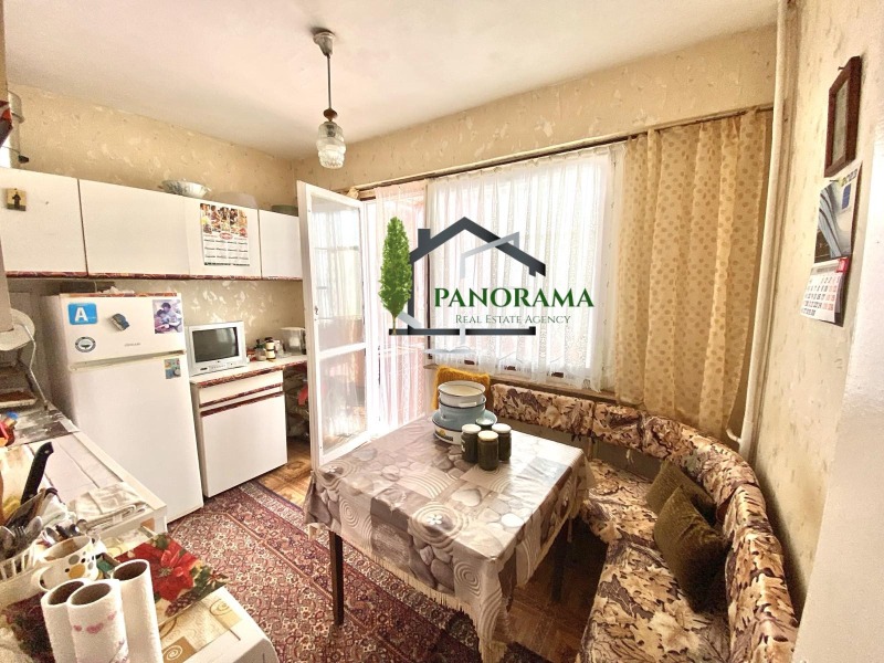 De vânzare  1 dormitor Șumen , Traciia , 62 mp | 49243097 - imagine [4]