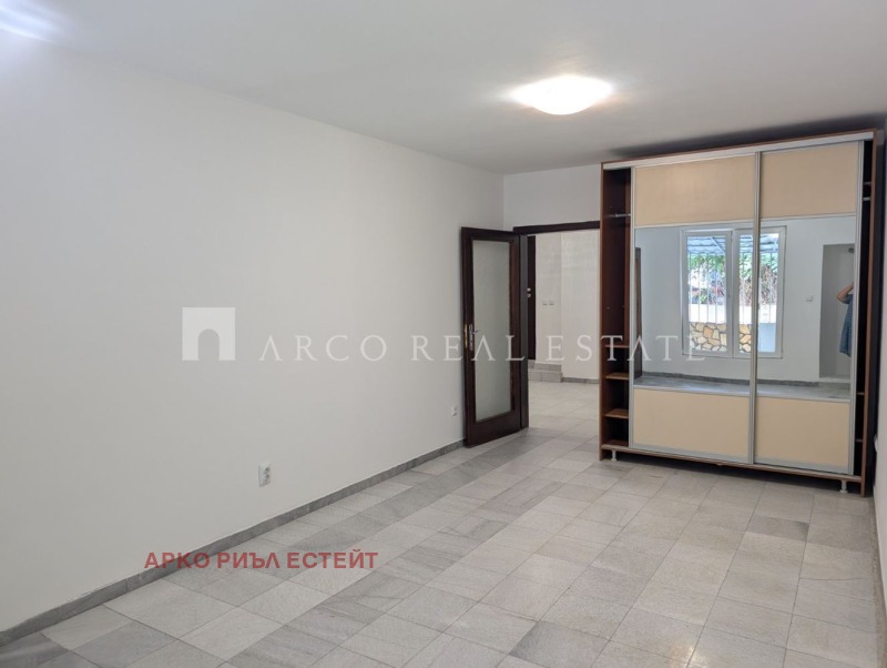 Продава 2-СТАЕН, гр. София, Лагера