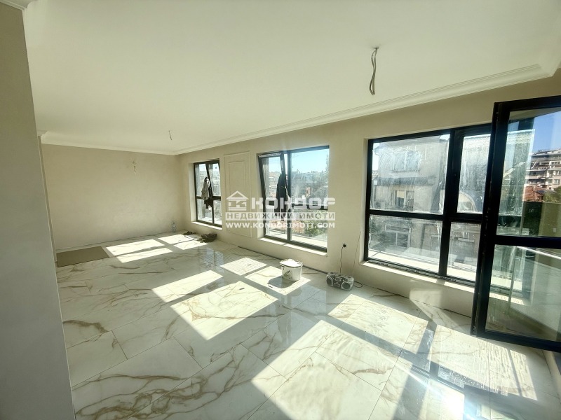 In vendita  3+ camere da letto Plovdiv , Karshiiaka , 206 mq | 39089333