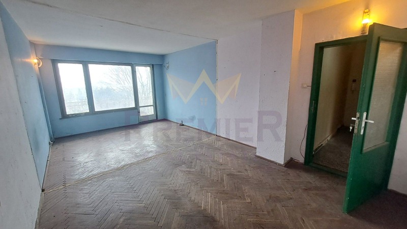 Продава 3-СТАЕН, гр. Варна, Левски 1