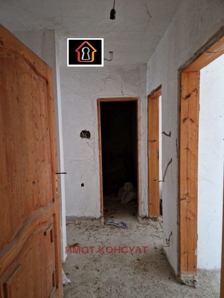 Продава МЕЗОНЕТ, гр. Враца, Кемера - Художник, снимка 1 - Aпартаменти - 48308894