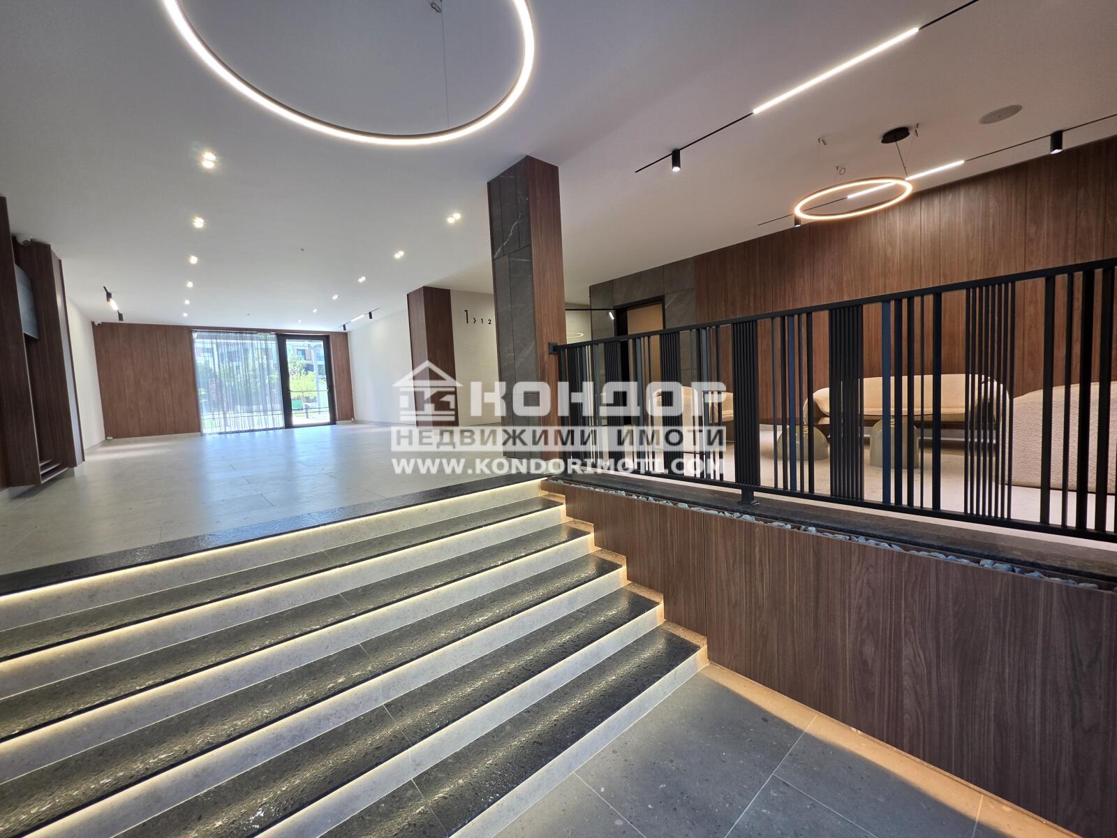 Продава 3-СТАЕН, гр. Пловдив, Младежки Хълм, снимка 2 - Апартаменти - 55309324