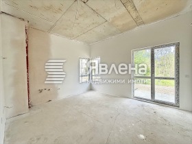Escritório Mladost 2, Varna 3