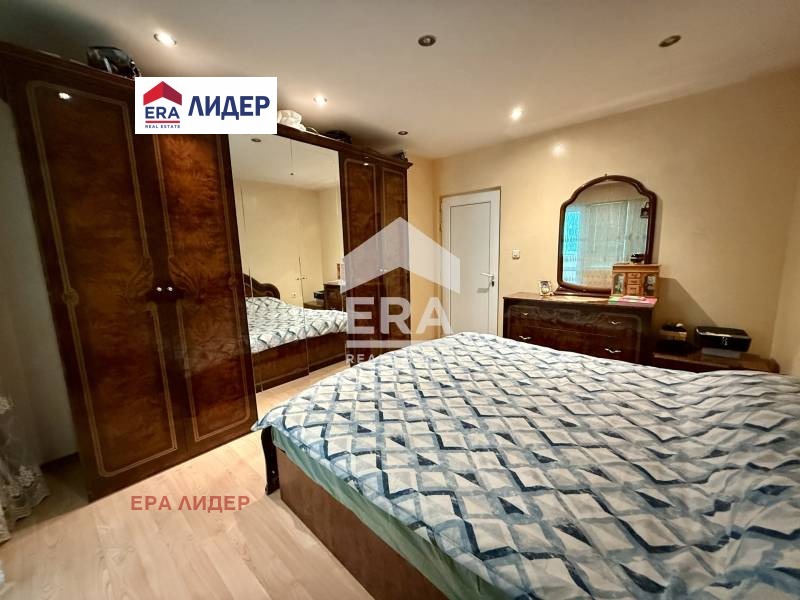 Продава 3-СТАЕН, гр. Русе, Родина 3, снимка 15 - Апартаменти - 52622067