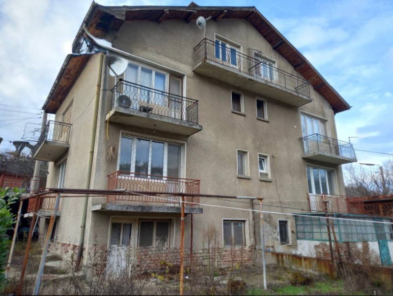 Продава КЪЩА, гр. Бобов дол, област Кюстендил