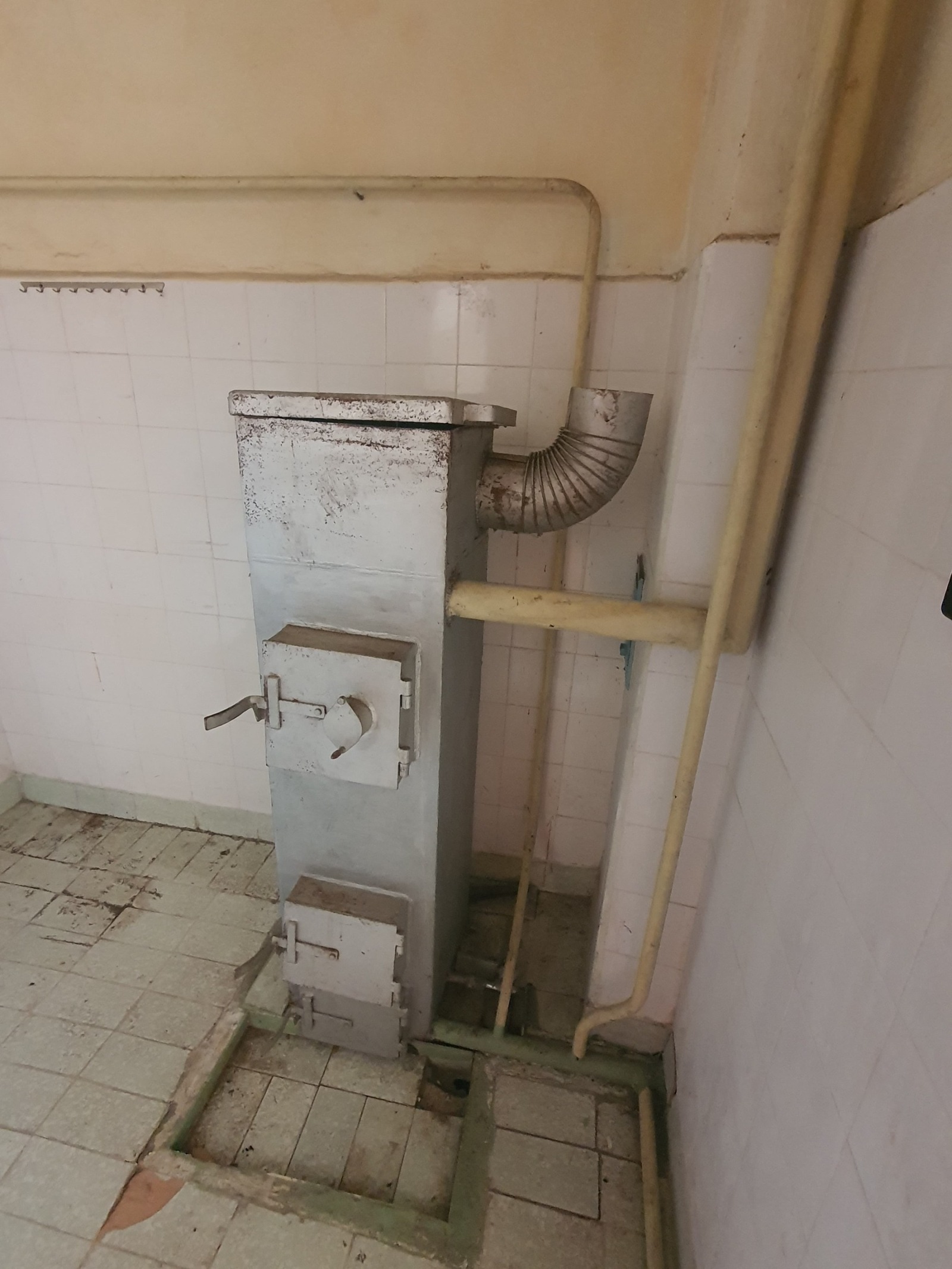 Продава КЪЩА, с. Смочан, област Ловеч, снимка 6 - Къщи - 54137654