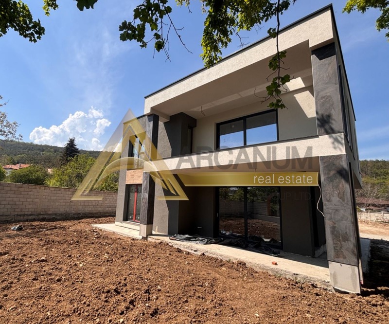 Til salg  Hus Varna , m-t Manastirski rid , 243 kvm | 28781003 - billede [2]