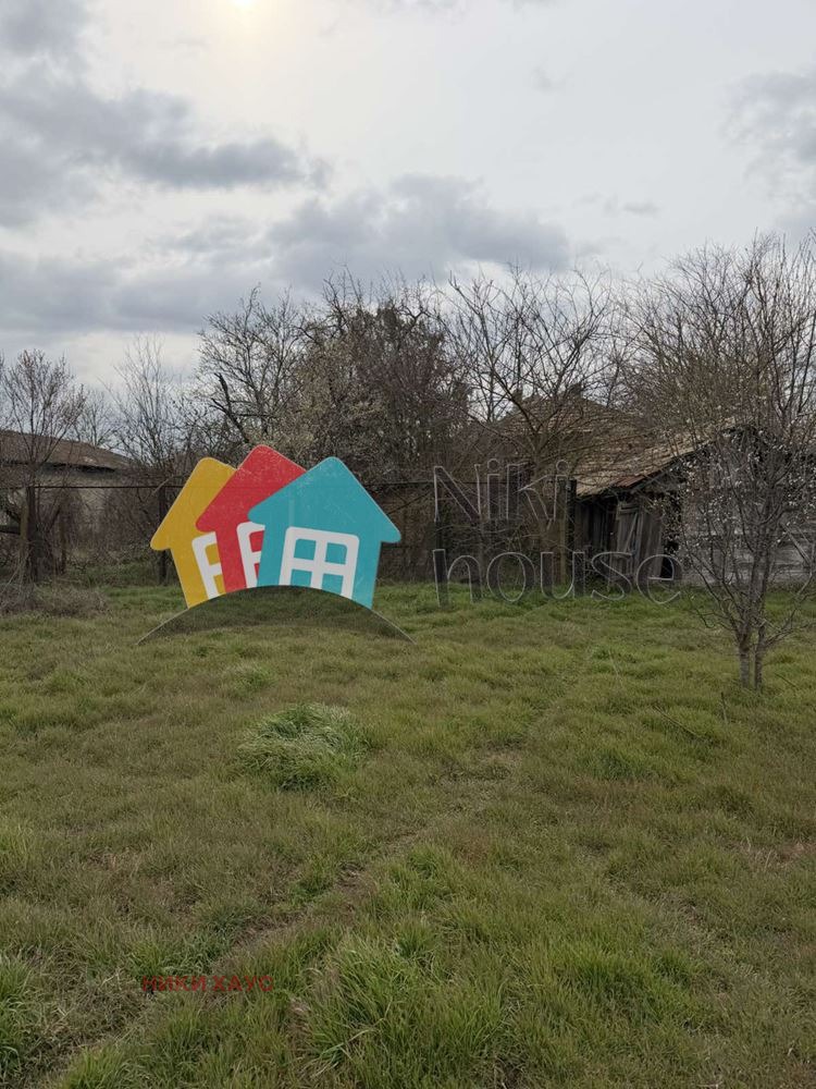 Продава КЪЩА, с. Царевци, област Варна, снимка 7 - Къщи - 55980212