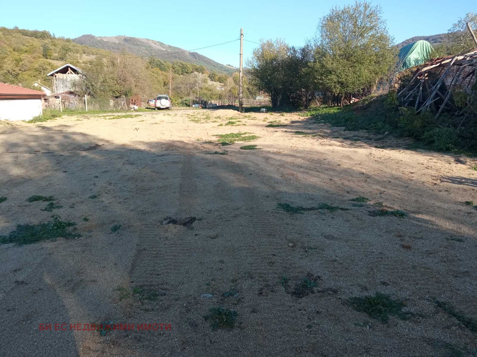 Продава ПАРЦЕЛ, с. Рибарица, област София област