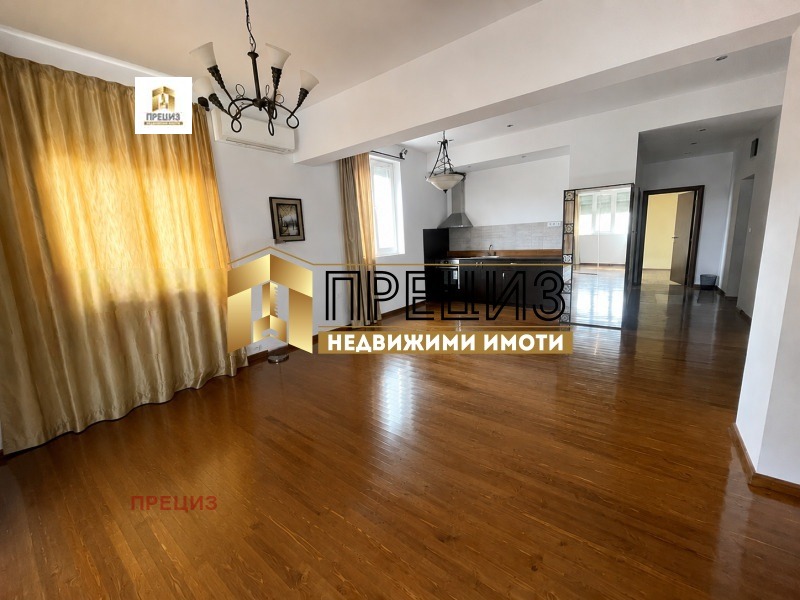 Продава 4-СТАЕН, гр. Шумен, Добруджански, снимка 2 - Апартаменти - 55740855