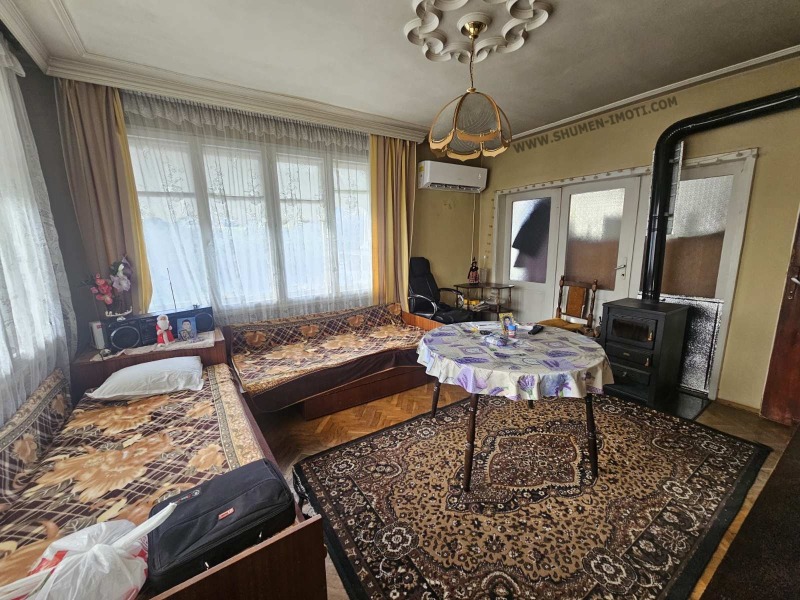 Продава МНОГОСТАЕН, гр. Шумен, Пожарната, снимка 3 - Апартаменти - 52572656