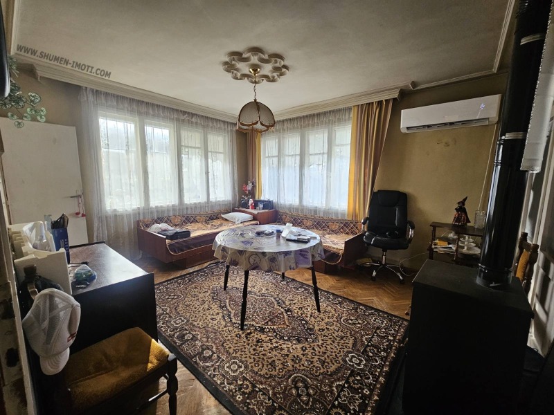 Продава МНОГОСТАЕН, гр. Шумен, Пожарната, снимка 2 - Апартаменти - 52572656