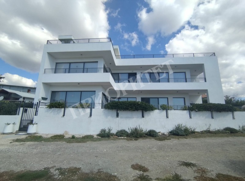Продава КЪЩА в област Добрич, гр. Балчик - 309 кв.м / 390 000 € » 762 773.70 лв., ПРИОРИТЕТ